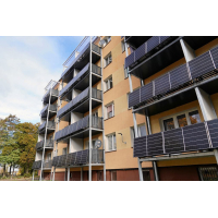 Elektrownie balkonowe - fotowoltaika na balkonach, systemy on-grid i hybrydowe off-grid